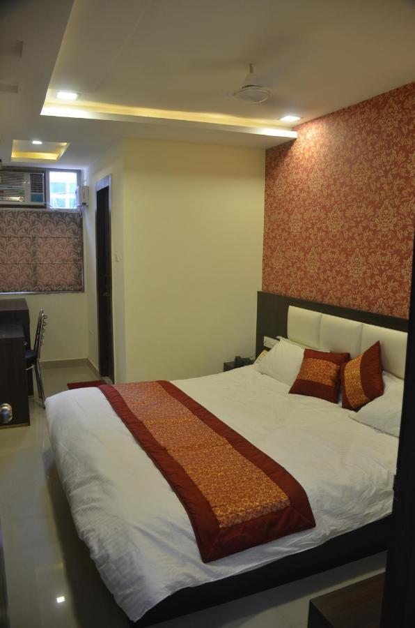 Hotel Krishna Galaxy Канпур Экстерьер фото